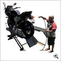 images/two_wheeler/scooty_lift_small.jpg